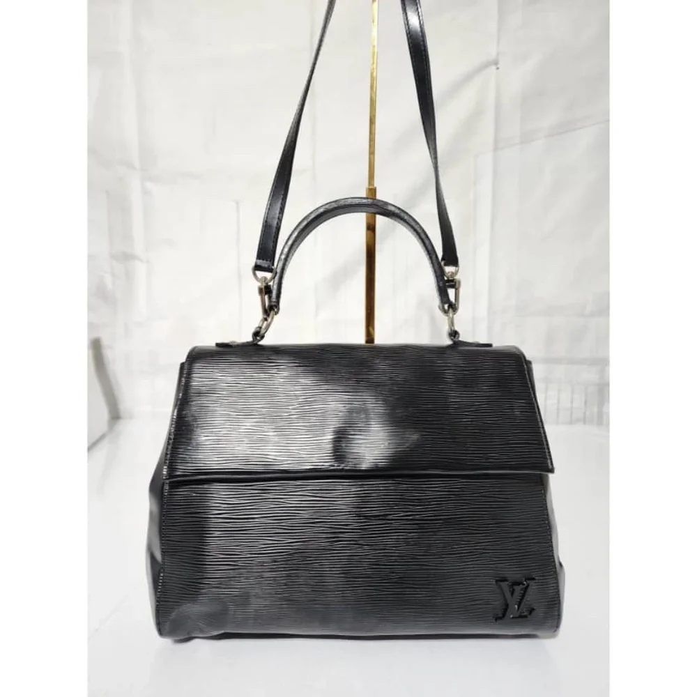 Authentic LOUIS VUITTON Epi Leather Cluny Satchel Bag Black